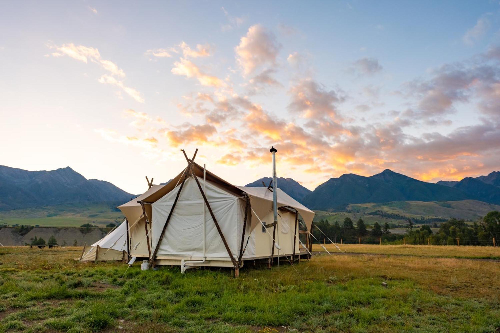 Under Canvas North Yellowstone - Paradise Valley Livingston Eksteriør billede