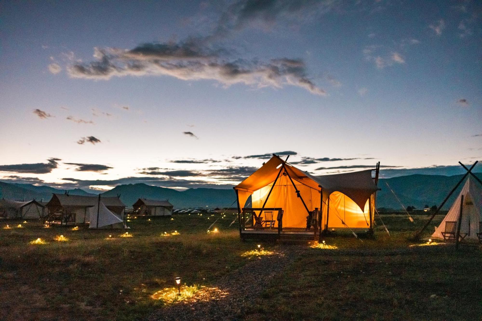 Under Canvas North Yellowstone - Paradise Valley Livingston Eksteriør billede